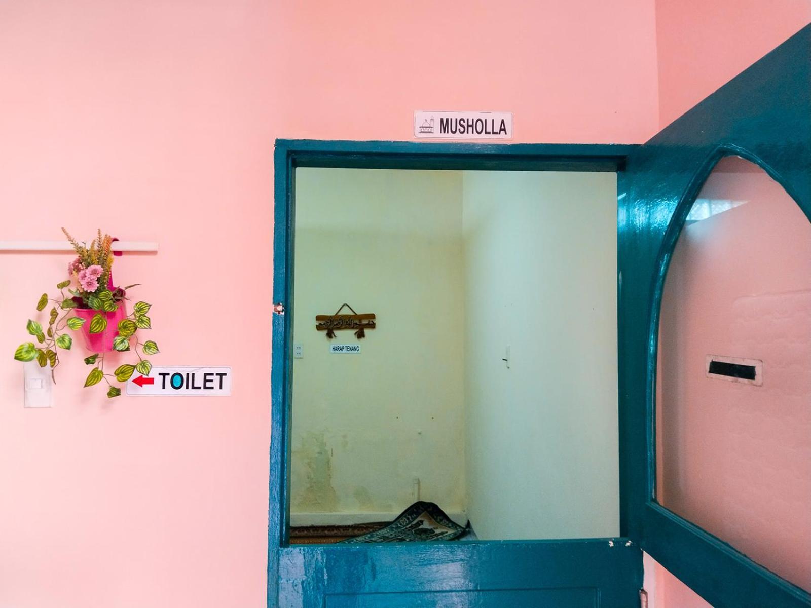 Hotel Grand Shaqilla Syariah à Deli Tua Extérieur photo