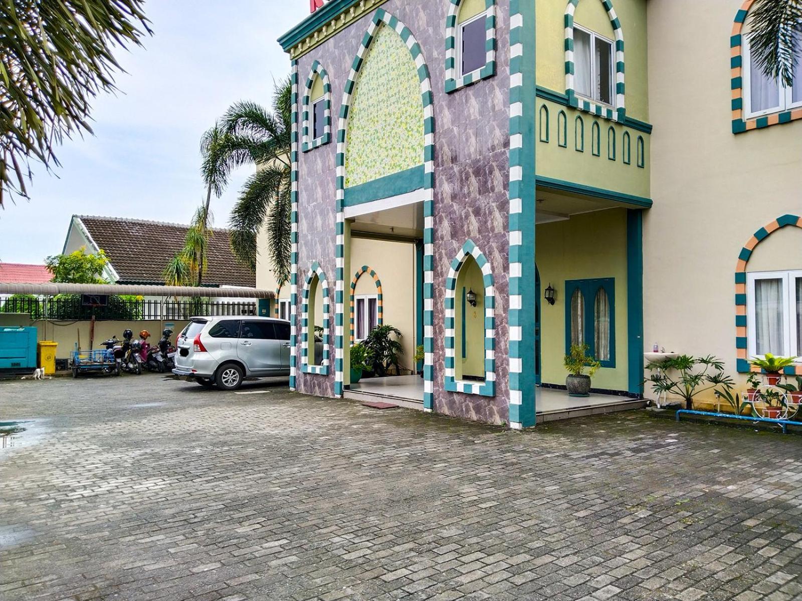 Hotel Grand Shaqilla Syariah à Deli Tua Extérieur photo