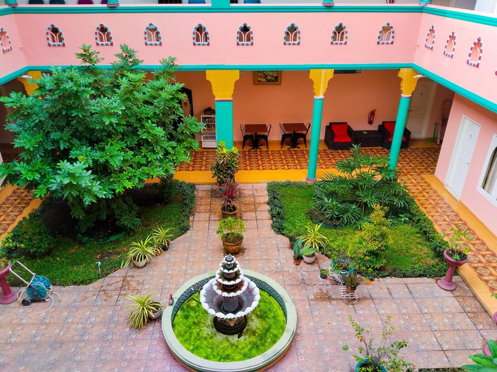 Hotel Grand Shaqilla Syariah à Deli Tua Extérieur photo